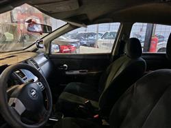 نيسان فيرسا